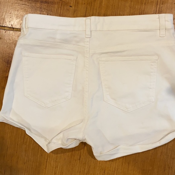 H&M shorts size 6 - Picture 3 of 3